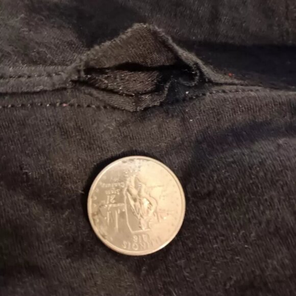 The Nike Tee Iowa Hawkeyes Sz XL T-Shirt Black / Gold Short Sleeve - Picture 4 of 4